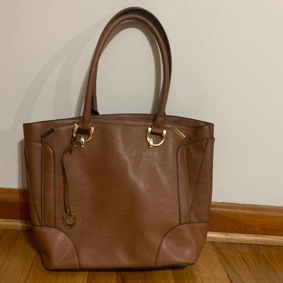 London Fog Purse - Picture 1 of 5